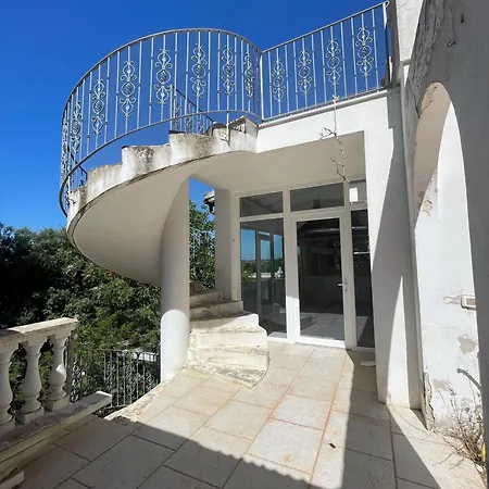 Villa La Del Conte Di Pirro *
